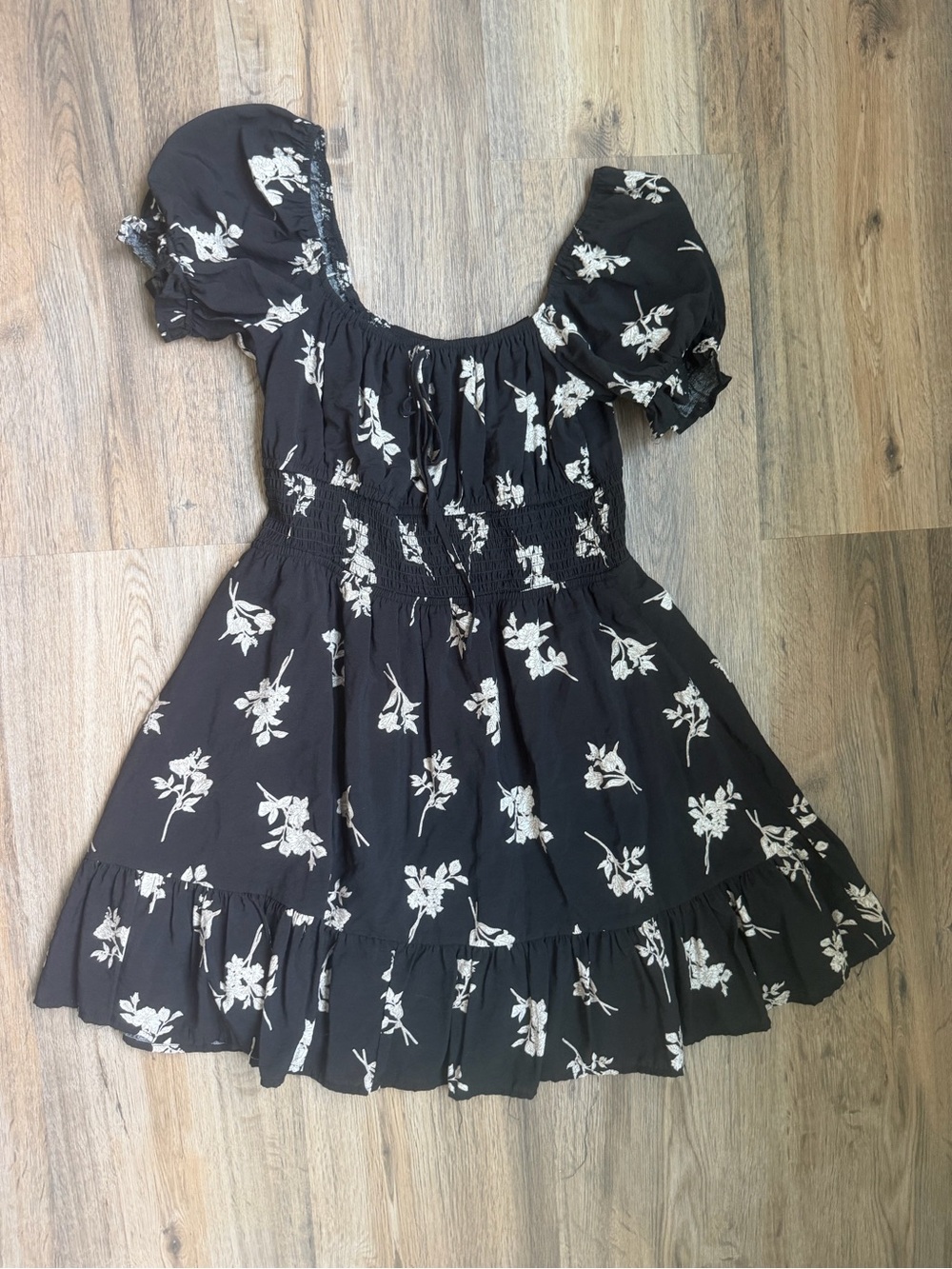 Black Floral Puff-Sleeve Mini Dress